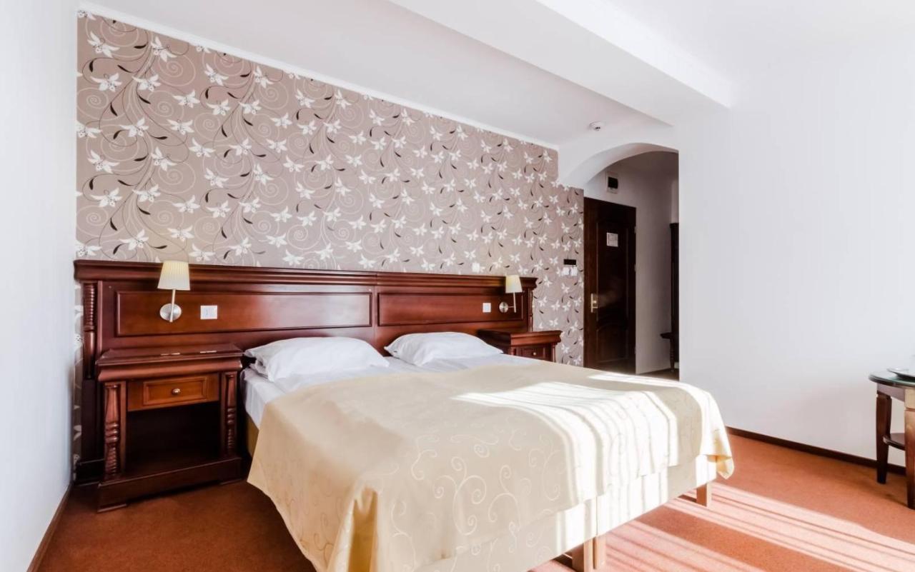 Hotel Bulevard Făgăraş Buitenkant foto