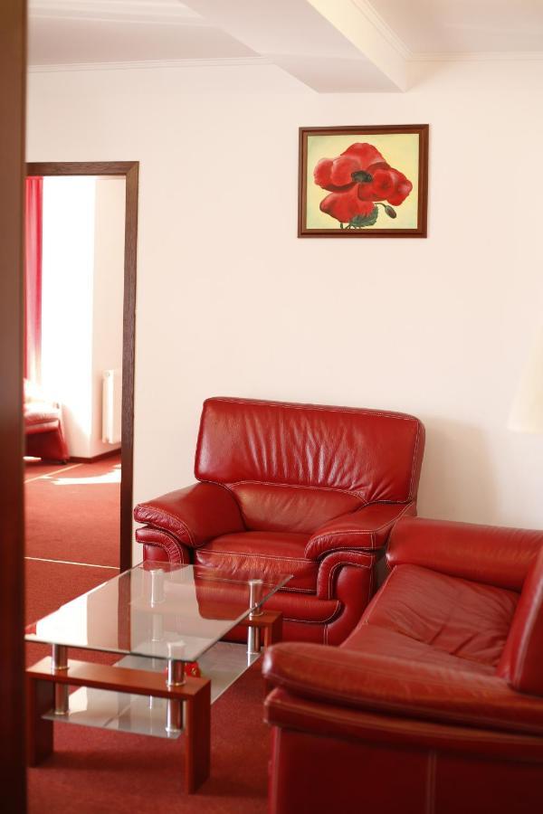 Hotel Bulevard Făgăraş Buitenkant foto