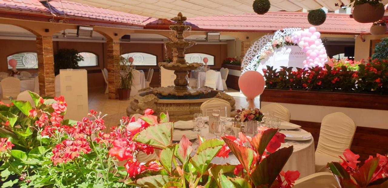 Hotel Bulevard Făgăraş Buitenkant foto