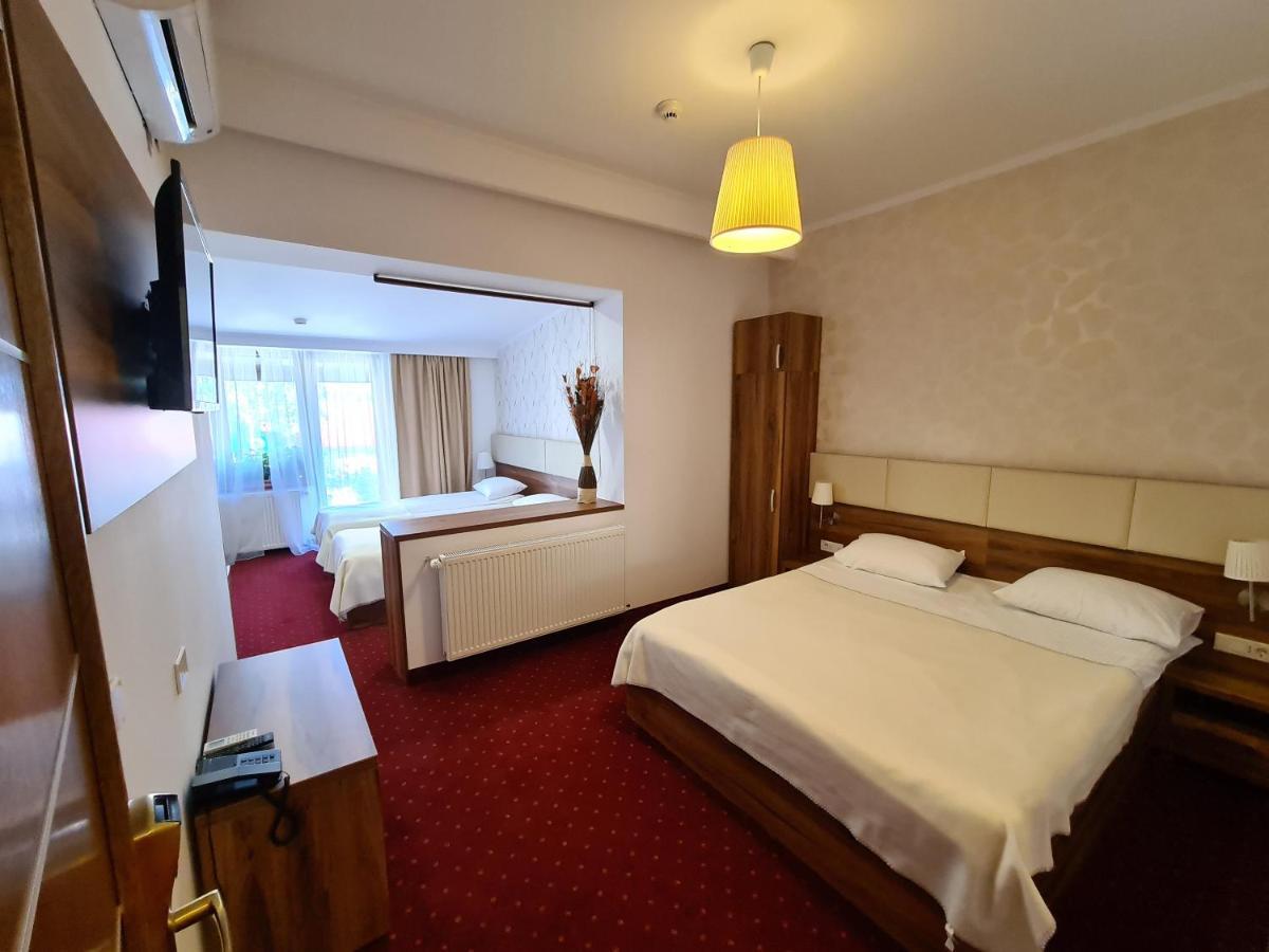 Hotel Bulevard Făgăraş Buitenkant foto
